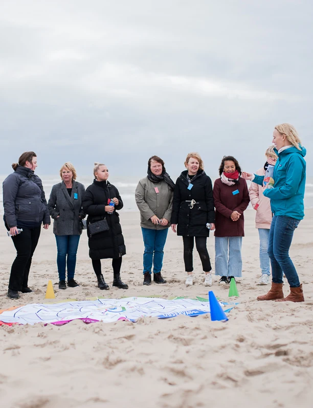 Disc spel hart voor het team Strand teamtraining